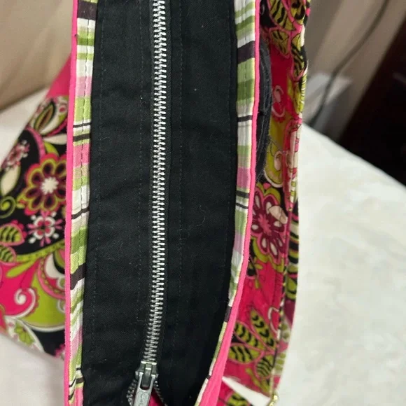 Beautiful Hand Crafted Floral Pink Shoulder Bag - Picture 11 of 11